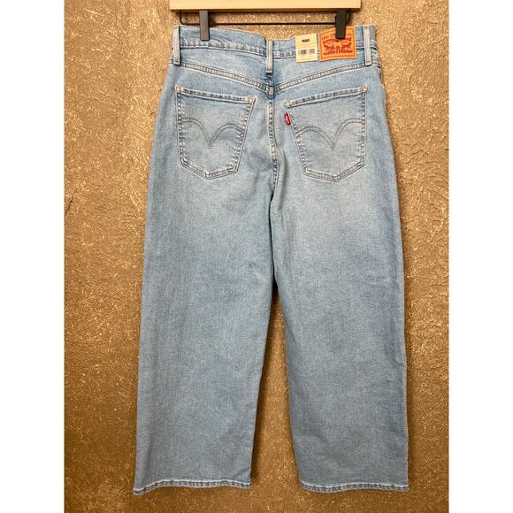 Levi Strauss Levi's High Rise Wide Leg Ankle Jeans Light Wash Denim Size 30 NEW - Picture 4 of 16